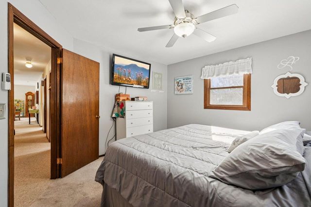 857 E Newark DRIVE, West Bend, WI 53090