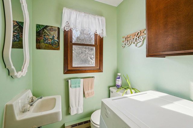 857 E Newark DRIVE, West Bend, WI 53090