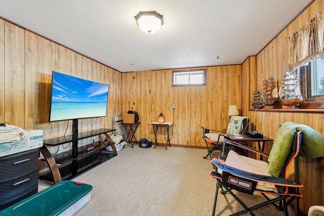 857 E Newark DRIVE, West Bend, WI 53090