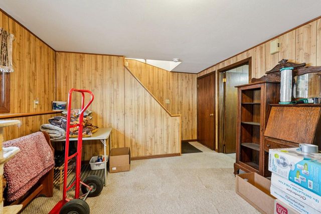 857 E Newark DRIVE, West Bend, WI 53090