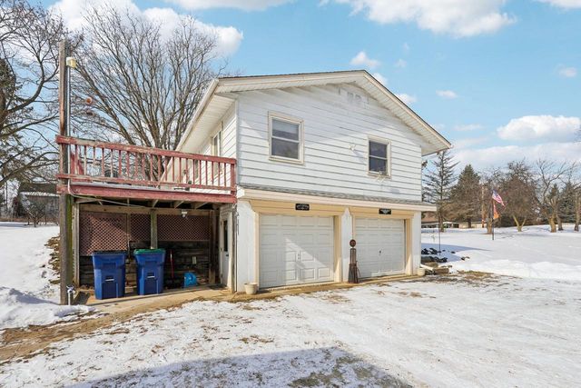 857 E Newark DRIVE, West Bend, WI 53090