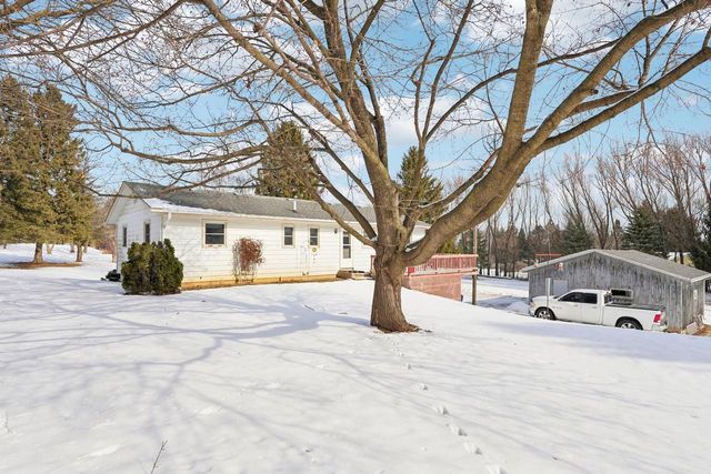 857 E Newark DRIVE, West Bend, WI 53090
