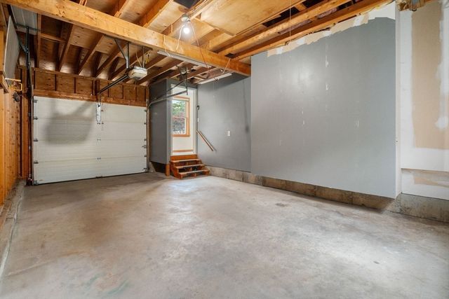 25 Wehr Rd, Hampden, MA 01036