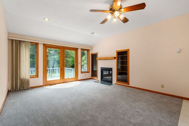 25 Wehr Rd, Hampden, MA 01036