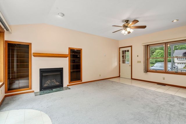 25 Wehr Rd, Hampden, MA 01036