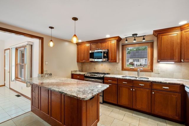 25 Wehr Rd, Hampden, MA 01036