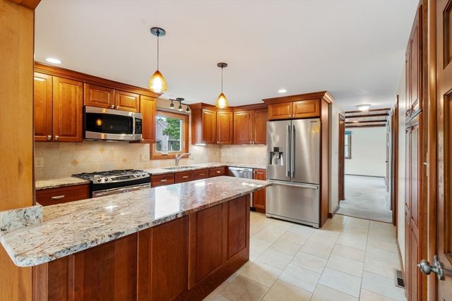 25 Wehr Rd, Hampden, MA 01036