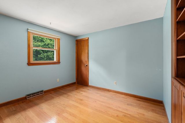 25 Wehr Rd, Hampden, MA 01036