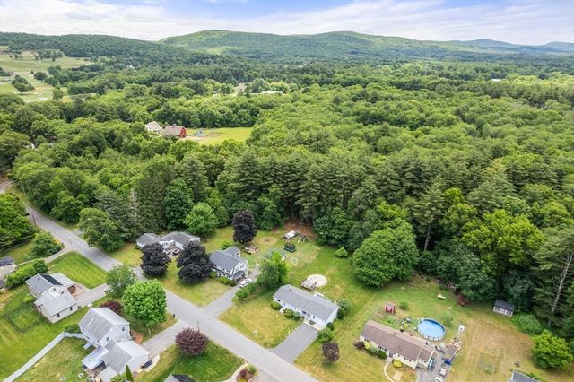 25 Wehr Rd, Hampden, MA 01036