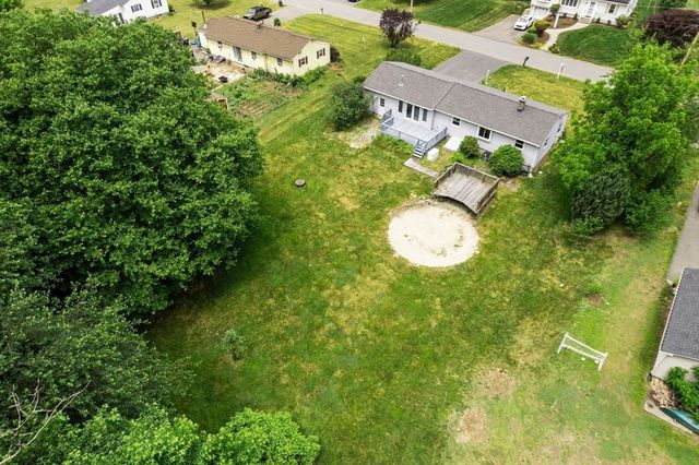 25 Wehr Rd, Hampden, MA 01036