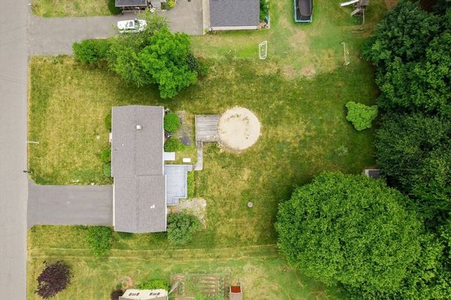 25 Wehr Rd, Hampden, MA 01036