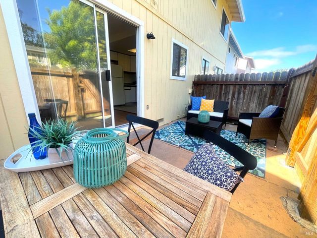 1422 N Oak St, Calistoga, CA 94515