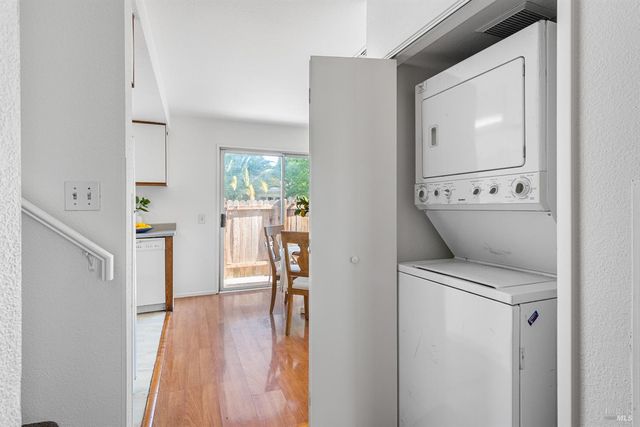 1422 N Oak St, Calistoga, CA 94515