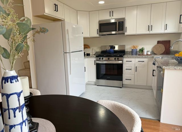 1422 N Oak St, Calistoga, CA 94515