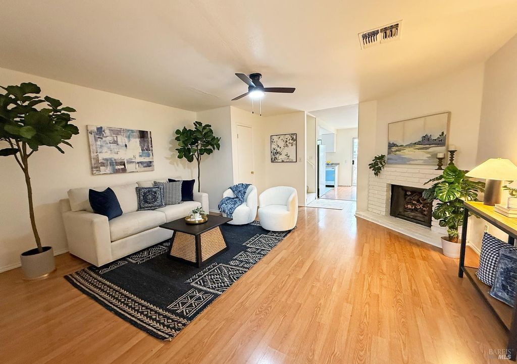 1422 N Oak St, Calistoga, CA 94515