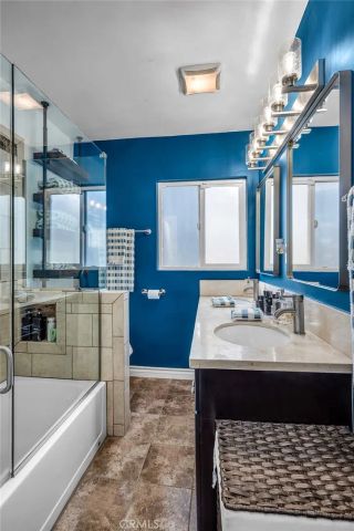 16142 Haynes, Van Nuys, CA 91406