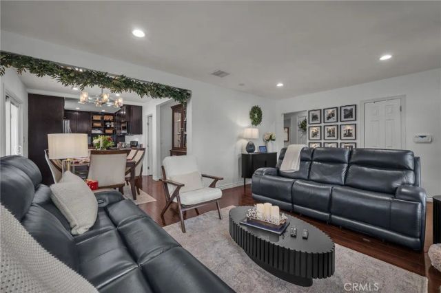 16142 Haynes, Van Nuys, CA 91406