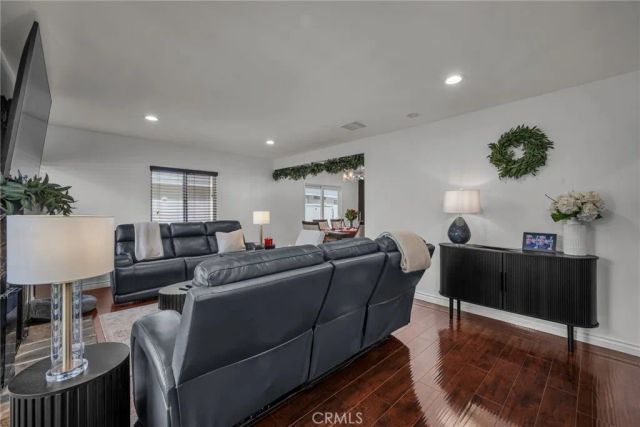 16142 Haynes, Van Nuys, CA 91406