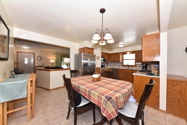 204 Judge DRIVE, Saukville, WI 53080