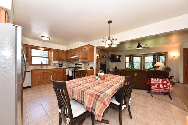204 Judge DRIVE, Saukville, WI 53080