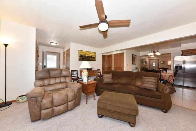 204 Judge DRIVE, Saukville, WI 53080