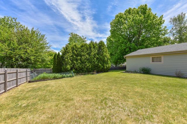 204 Judge DRIVE, Saukville, WI 53080