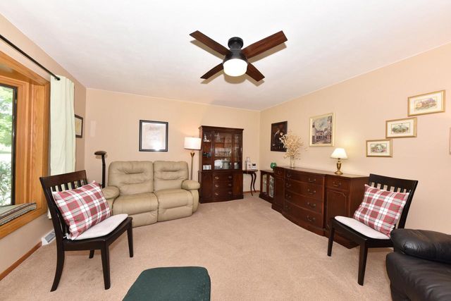 204 Judge DRIVE, Saukville, WI 53080