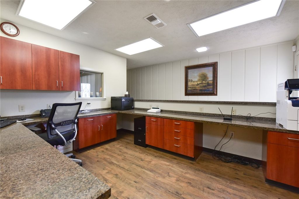 602 North Gray Street, Caldwell, TX 77836 — photo 4