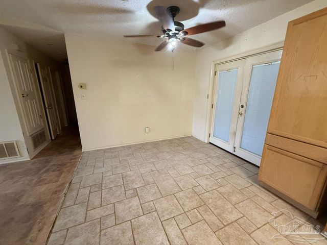 6413 Meadow Field Cir, Pensacola, FL 32526