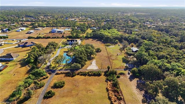 4821 Oak Acres LN, Fort Myers, FL 33905