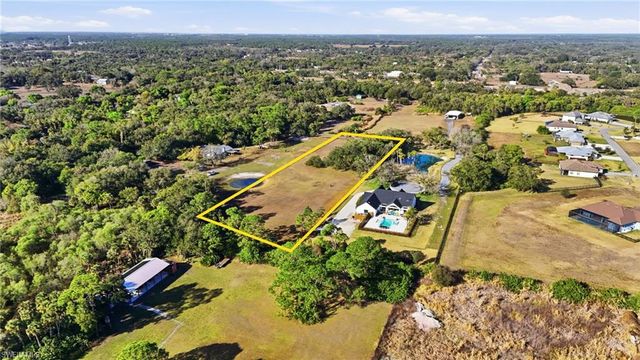 4821 Oak Acres LN, Fort Myers, FL 33905