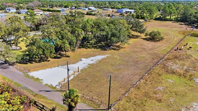 4821 Oak Acres LN, Fort Myers, FL 33905