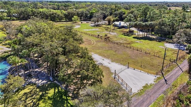 4821 Oak Acres LN, Fort Myers, FL 33905