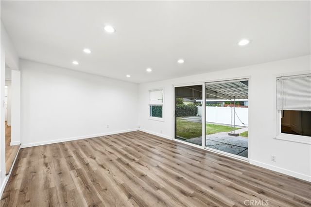 19550 Vanowen, Reseda, CA 91335