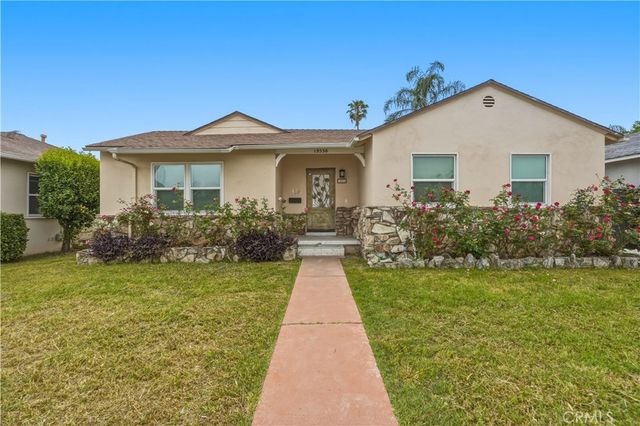 19550 Vanowen, Reseda, CA 91335