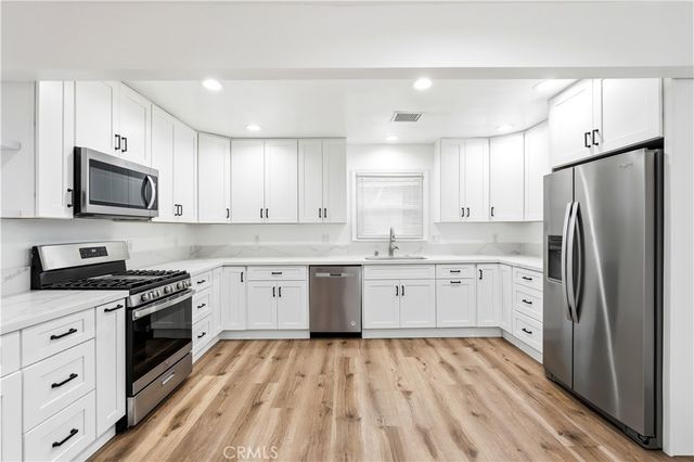 19550 Vanowen, Reseda, CA 91335