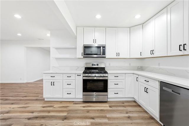 19550 Vanowen, Reseda, CA 91335