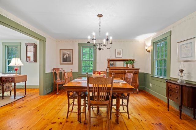 9 Checkerberry Lane, Bedford, NH 03110