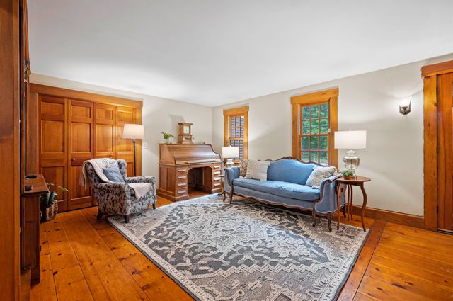 9 Checkerberry Lane, Bedford, NH 03110