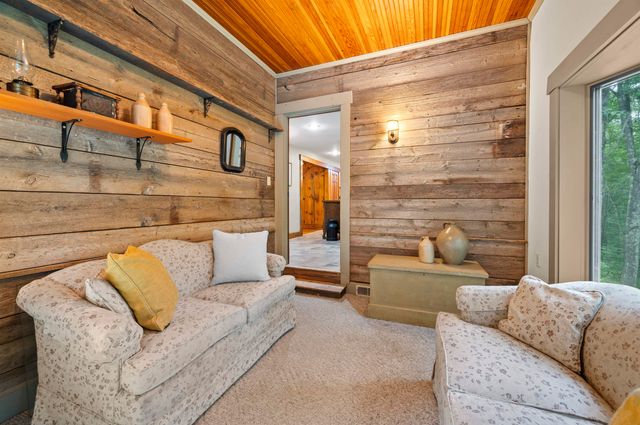 9 Checkerberry Lane, Bedford, NH 03110