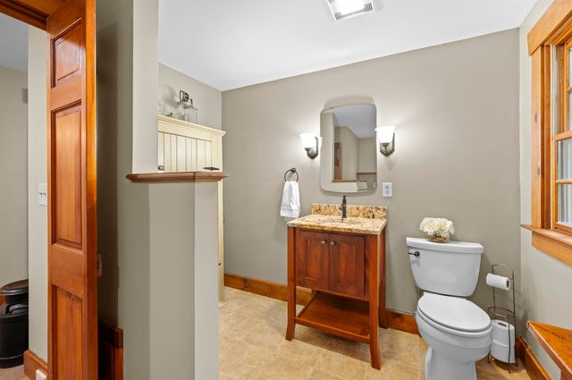 9 Checkerberry Lane, Bedford, NH 03110