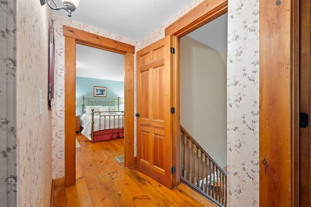 9 Checkerberry Lane, Bedford, NH 03110