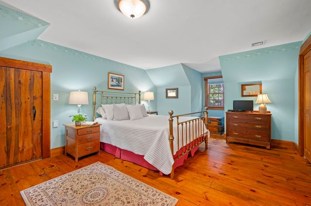 9 Checkerberry Lane, Bedford, NH 03110