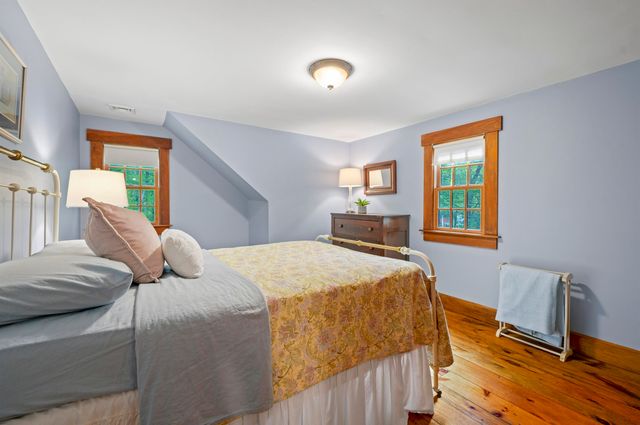 9 Checkerberry Lane, Bedford, NH 03110