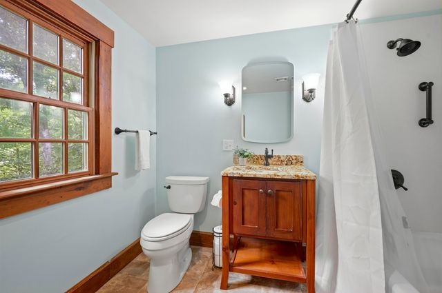 9 Checkerberry Lane, Bedford, NH 03110