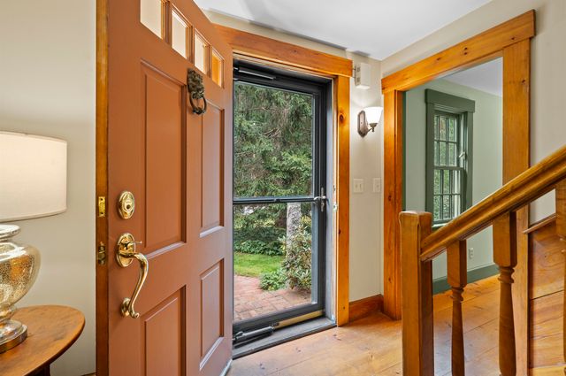 9 Checkerberry Lane, Bedford, NH 03110
