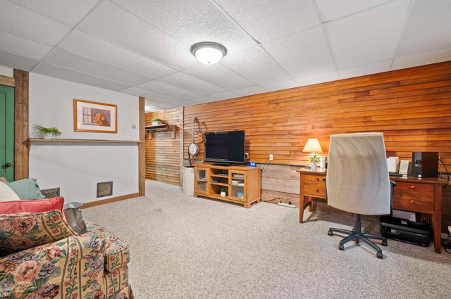 9 Checkerberry Lane, Bedford, NH 03110