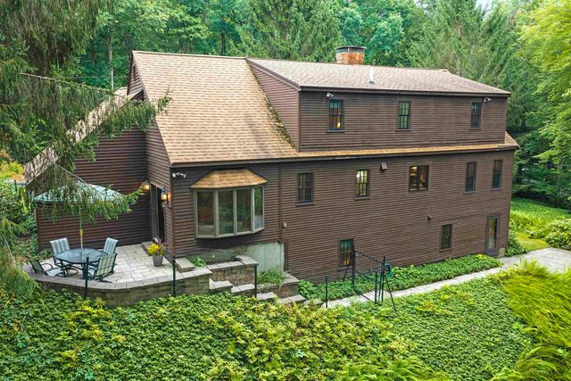 9 Checkerberry Lane, Bedford, NH 03110