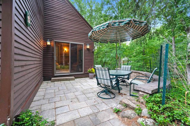 9 Checkerberry Lane, Bedford, NH 03110