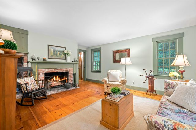 9 Checkerberry Lane, Bedford, NH 03110